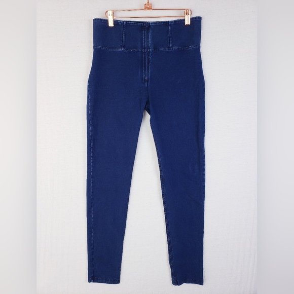 FREDDY $199 WR.UP Denim High Waisted Full Length Blue Dark Wash size 10 Stretch - Picture 3 of 16